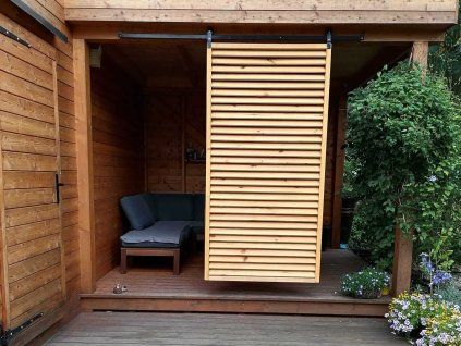 Holzparavent für die Terrasse